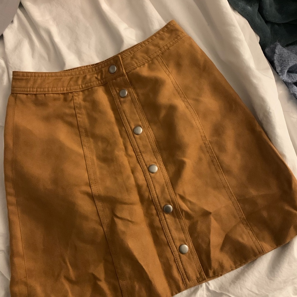 HM mini skirt in brown with buttons